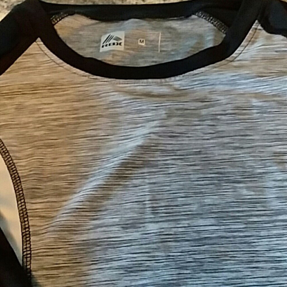 Reebok long sleeve shirt - Picture 4 of 7